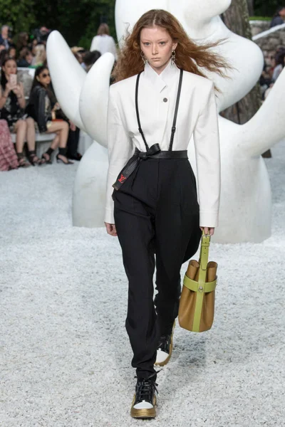 Look 8
